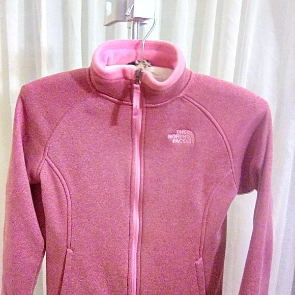 2 - Girls pink North face jacket in pink with hot pink lining. B6 - Picture 1 of 6
